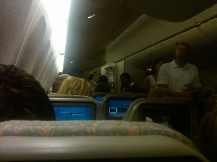 บนเครื่อง Boeing777-300ER ของสายการบินเอมิเรตส์ บนเครื่อง Boeing777-300ER ของสายการบินเอมิเรตส์