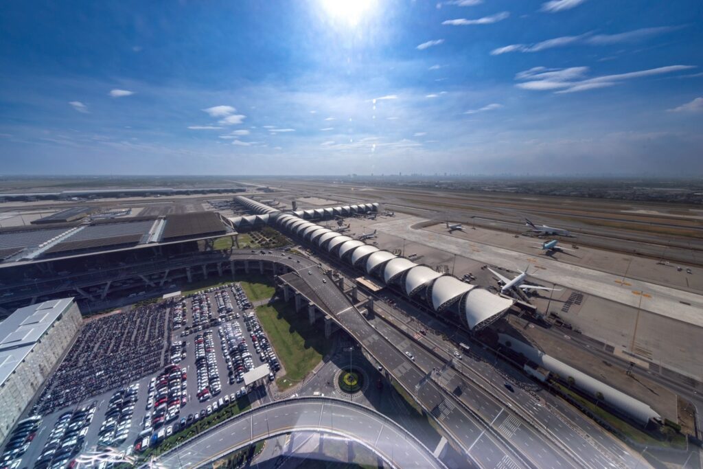 Suvarnabhumi_International_airport_runway4