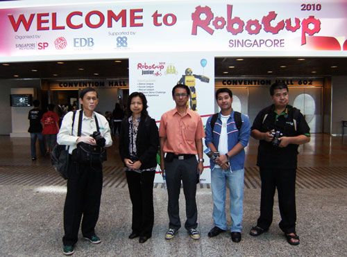 หน้าสถานที่จัดการแข่งขันหุ่นยนต์ singapore 07