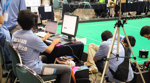 ทีมนี้ใช้ Ubuntu เขียนโปรแกรมด้วย singapore 12